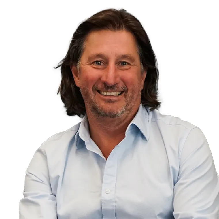 Photo of Damien Coates